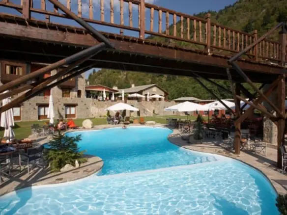 Hotel In Kalampaka, Greece (4.000 M²)