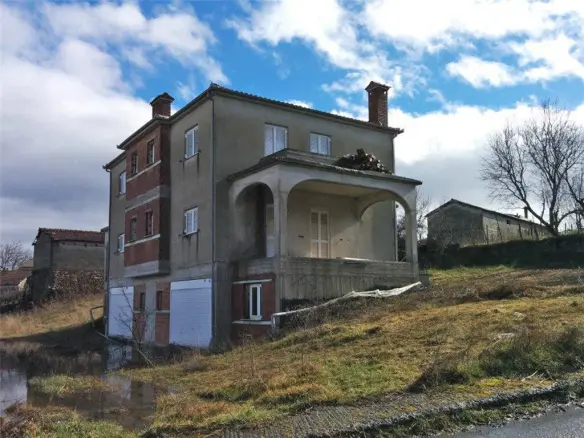 6-bedroom Detached House In Grevena, Greece (312 M²)