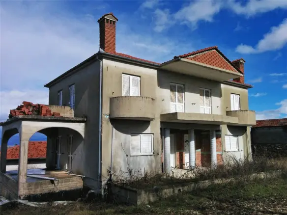 6-bedroom Detached House In Grevena, Greece (312 M²)