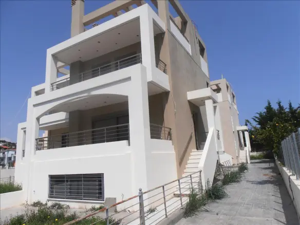 3-bedroom Maisonette In Greece (180 M²)