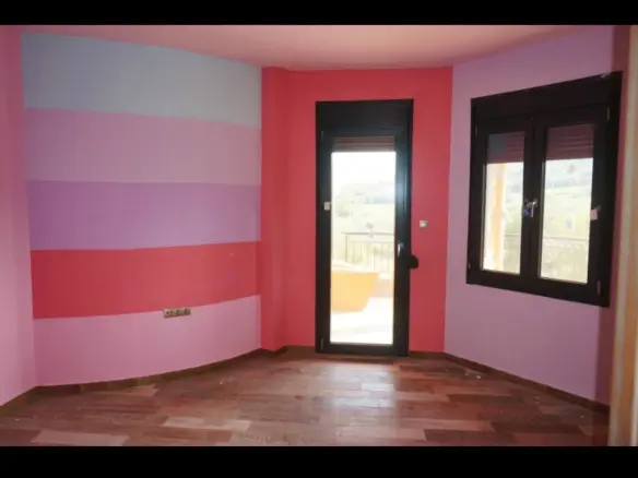 4-bedroom Villa In Eleitheres, Greece (340 M²)