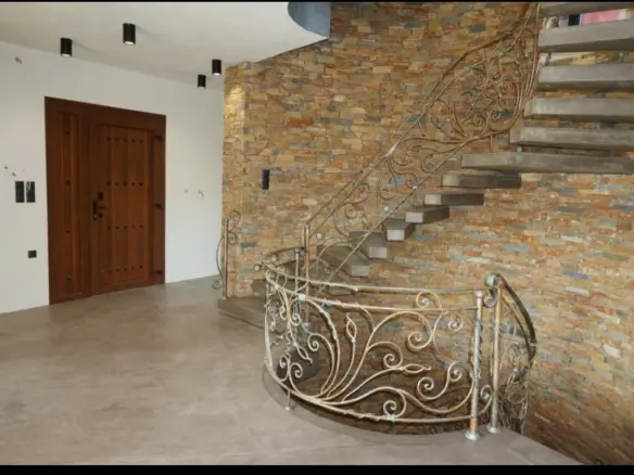 4-bedroom Villa In Eleitheres, Greece (340 M²)
