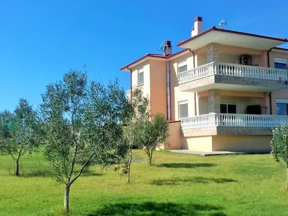 6-bedroom Detached House In Nea Propontida, Greece (300 M²)