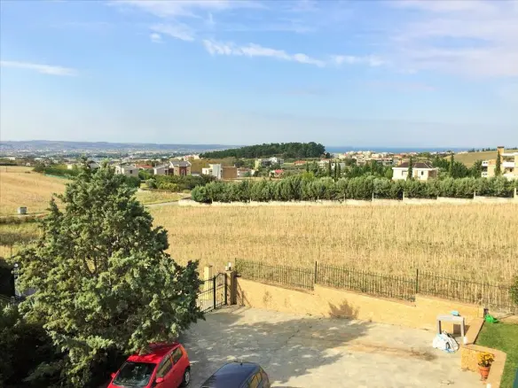 6-bedroom Detached House In Thermi, Greece (440 M²)