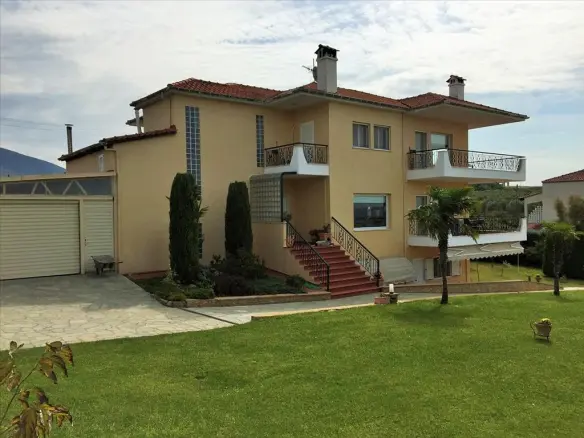 6-bedroom Detached House In Thermi, Greece (440 M²)