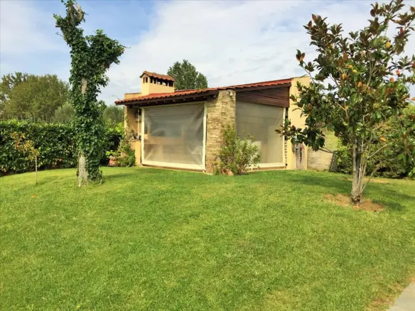 6-bedroom Detached House In Thermi, Greece (440 M²)