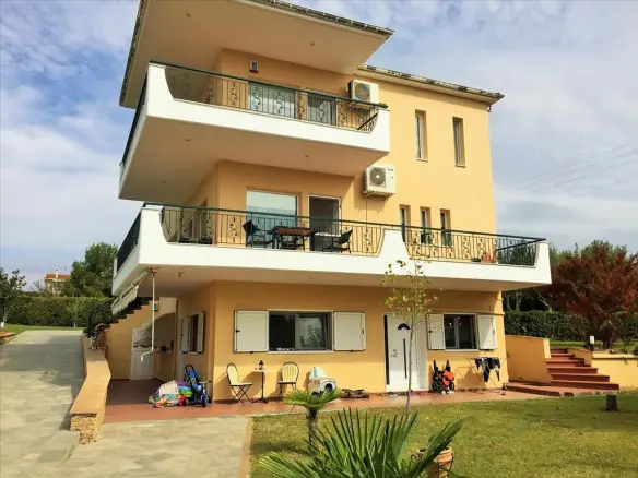 6-bedroom Detached House In Thermi, Greece (440 M²)