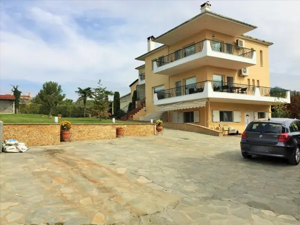 6-bedroom Detached House In Thermi, Greece (440 M²)