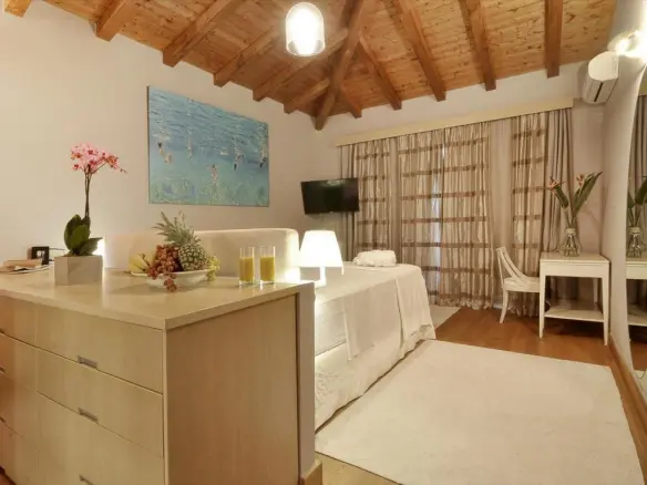 3-bedroom Villa In Corfu, Greece (290 M²)