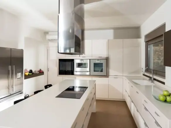 5-bedroom Villa In Agios Nikolaos, Greece (500 M²)