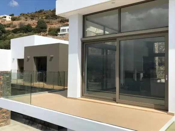 5-bedroom Villa In Agios Nikolaos, Greece (500 M²)