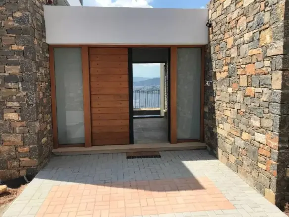 5-bedroom Villa In Agios Nikolaos, Greece (500 M²)