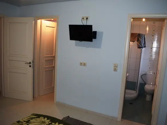 6-bedroom Villa In Gazi, Greece (300 M²)