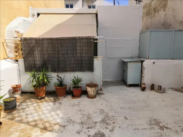 Building In Piraeus Port / Center, Greece (150 M²)