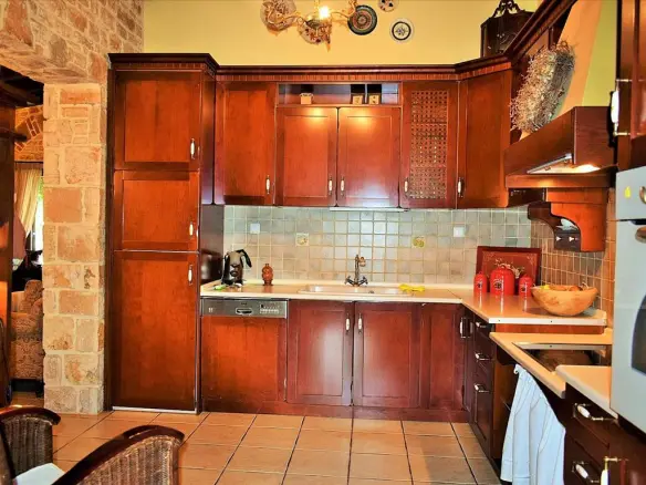 5-bedroom Detached House In Echedoros, Greece (300 M²)