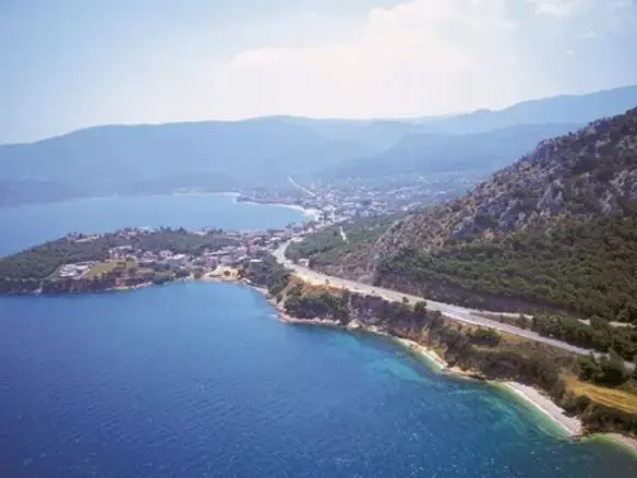 Building In Loutraki-perachora, Greece (600 M²)