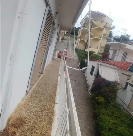 Building In Loutraki-perachora, Greece (600 M²)