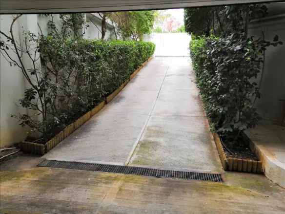 1-bedroom Flat In Voula, Greece (60 M²)