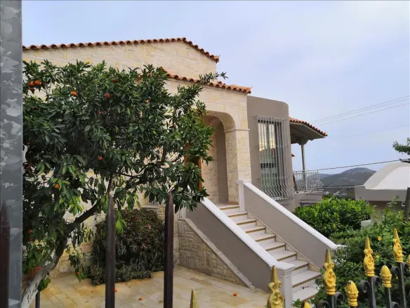 3-bedroom Detached House In Voula, Greece (250 M²)