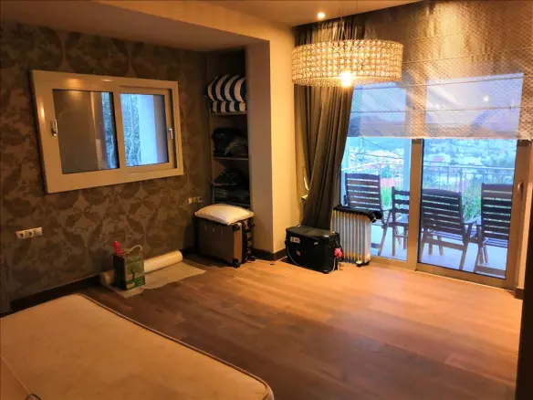 3-bedroom Detached House In Voula, Greece (250 M²)