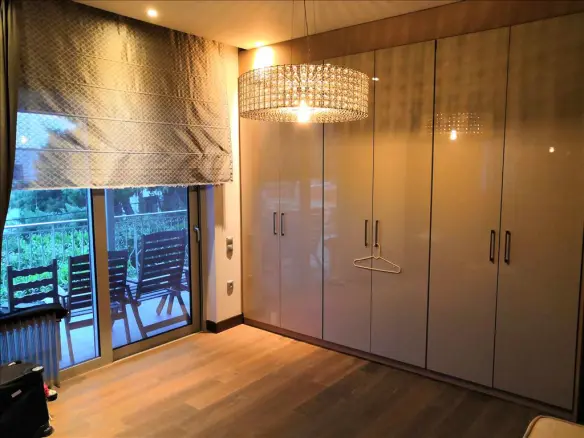 3-bedroom Detached House In Voula, Greece (250 M²)