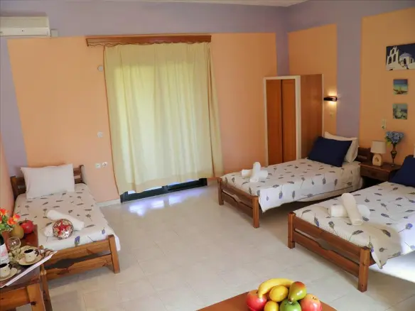 Hotel In Corfu, Greece (1.000 M²)