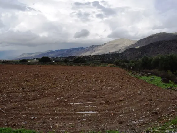 Expansive 89000 M² Parcel Of Land In Crete