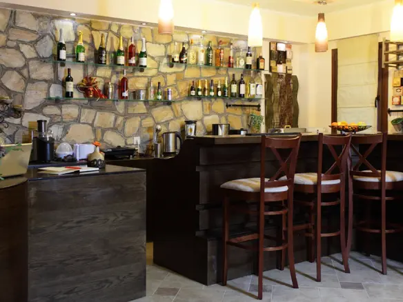Hotel In Veroia, Greece (430 M²)