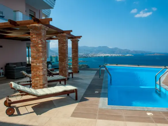 6-bedroom Villa In Agios Nikolaos, Greece (350 M²)