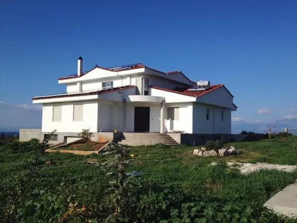5-bedroom Villa In Anthidonos, Greece (600 M²)