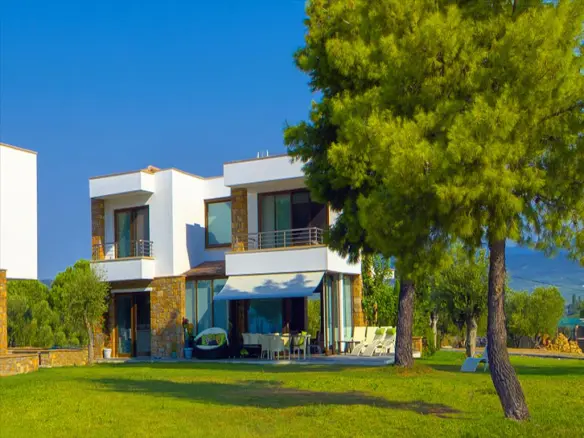 2-bedroom Villa In Poligiros, Greece (300 M²)