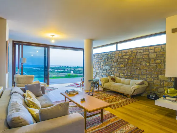 2-bedroom Villa In Poligiros, Greece (300 M²)