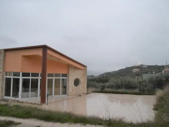 Business In Heraclion Cretes, Greece (2.470 M²)