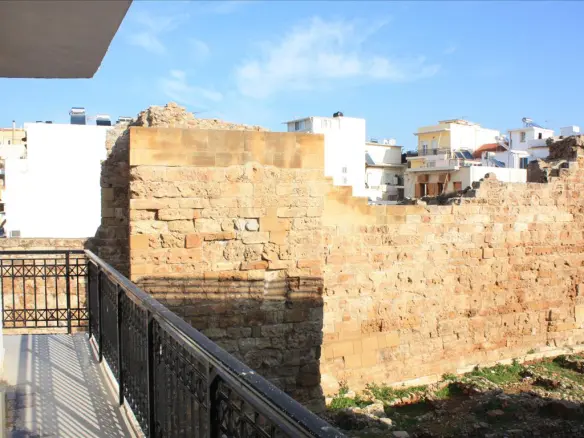 Business In Chania, Greece (100 M²)