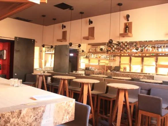 Business In Chania, Greece (100 M²)