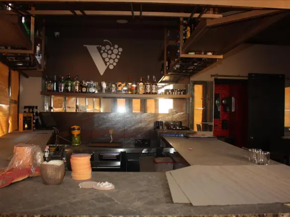 Business In Chania, Greece (100 M²)