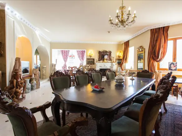 9-bedroom Villa In Agios Stefanos, Greece (1.000 M²)