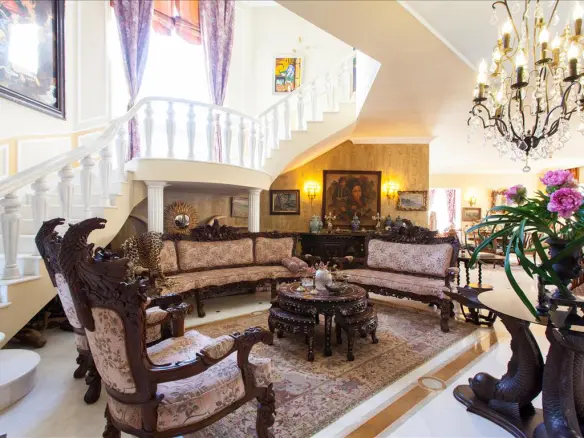 9-bedroom Villa In Agios Stefanos, Greece (1.000 M²)