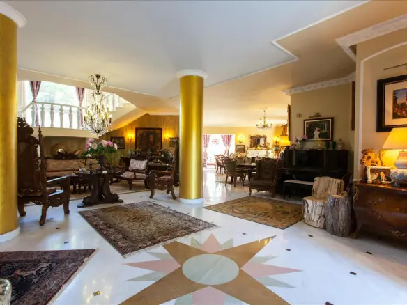 9-bedroom Villa In Agios Stefanos, Greece (1.000 M²)