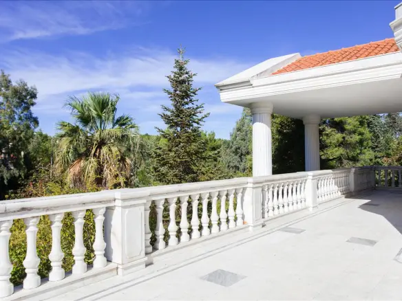 9-bedroom Villa In Agios Stefanos, Greece (1.000 M²)