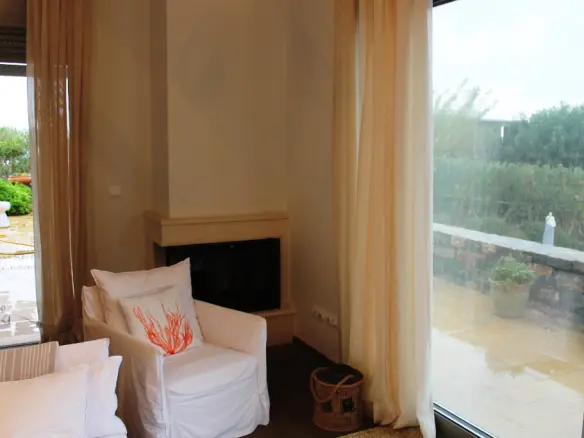 3-bedroom Villa In Agios Nikolaos, Greece (120 M²)