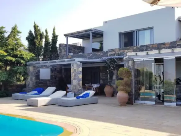 3-bedroom Villa In Agios Nikolaos, Greece (120 M²)