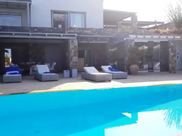 3-bedroom Villa In Agios Nikolaos, Greece (120 M²)
