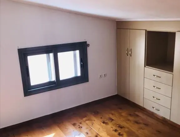 3-bedroom Maisonette In Kalivia Thorikou, Greece (288 M²)