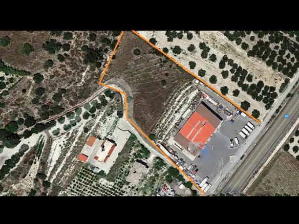 Business In Heraclion Cretes, Greece (806 M²)