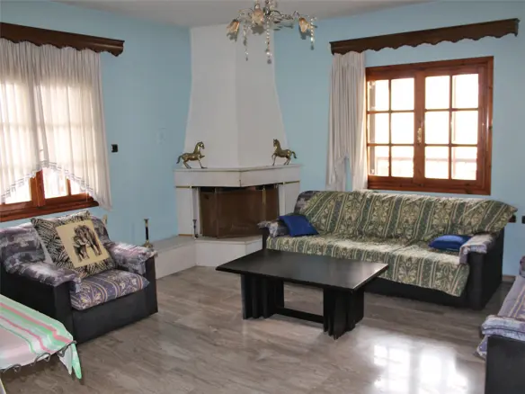 Business In Easts Olimpos, Greece (400 M²)