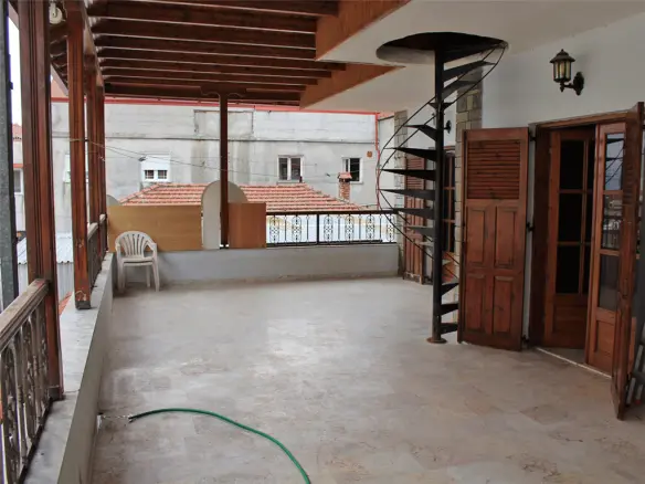 Business In Easts Olimpos, Greece (400 M²)