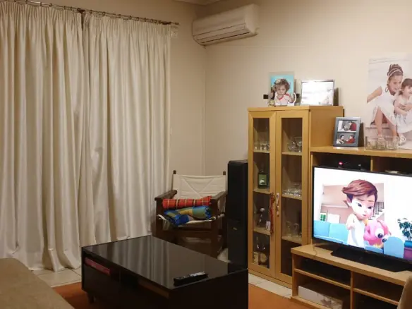 83 M² Apartment In Athens With Urban Accessibility