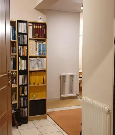 83 M² Apartment In Athens With Urban Accessibility