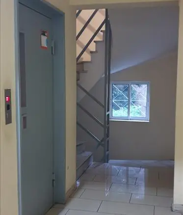 83 M² Apartment In Athens With Urban Accessibility